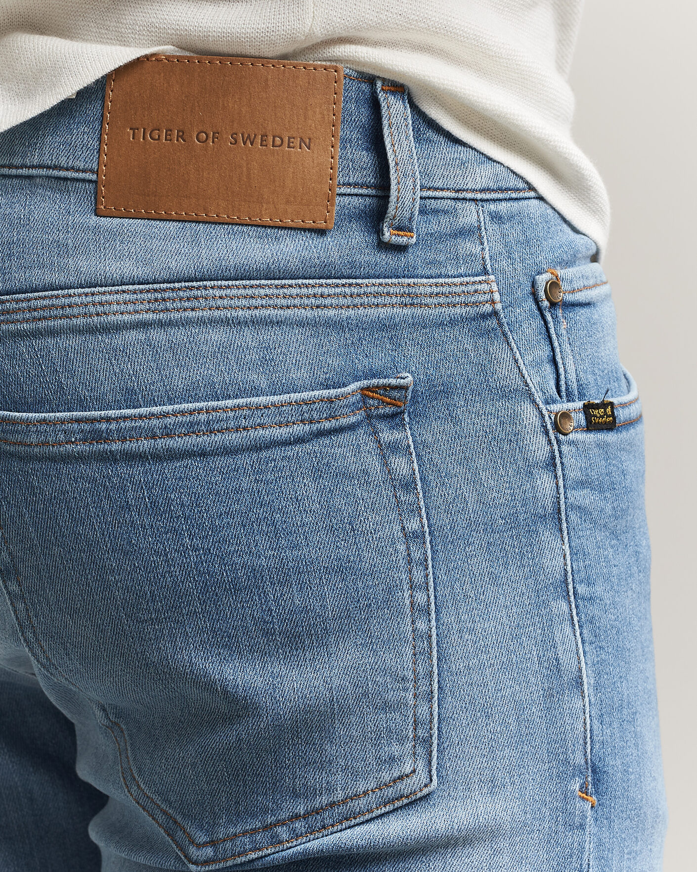 Men | Trousers | Tiger of Sweden | Evolve Jeans Light Blue