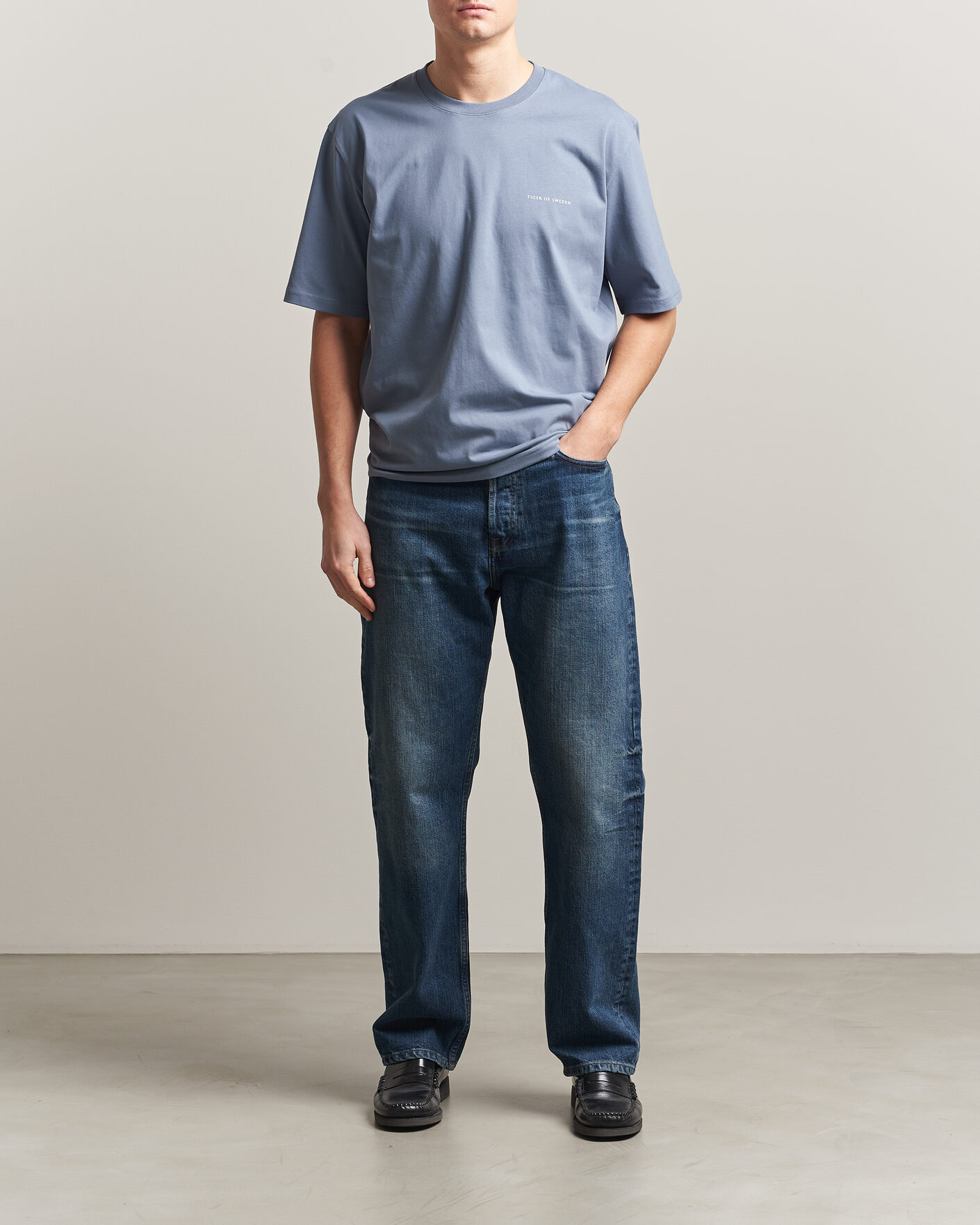 Men | T-Shirts | Tiger of Sweden | Pro Logo Crew Neck T-Shirt Dull Blue