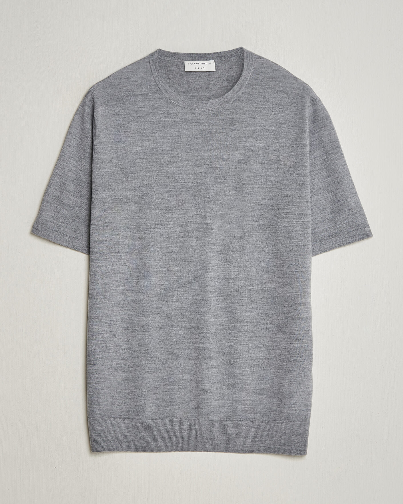 Men | T-Shirts | Tiger of Sweden | Connor Knitted Crew Neck T-Shirt Grey Melange