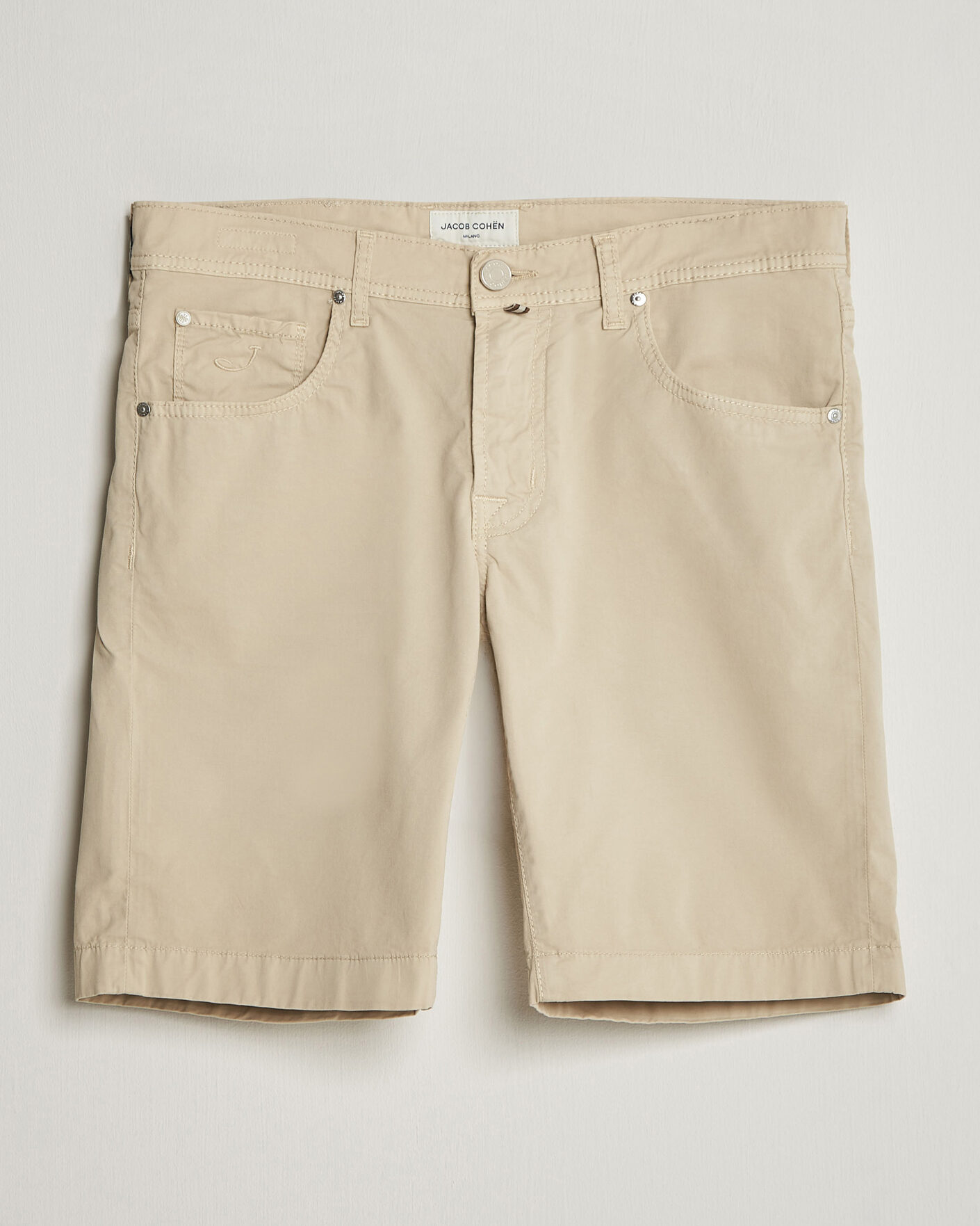 Men | Shorts | Jacob Cohën | Nicolas Cotton Gabardine Shorts Beige