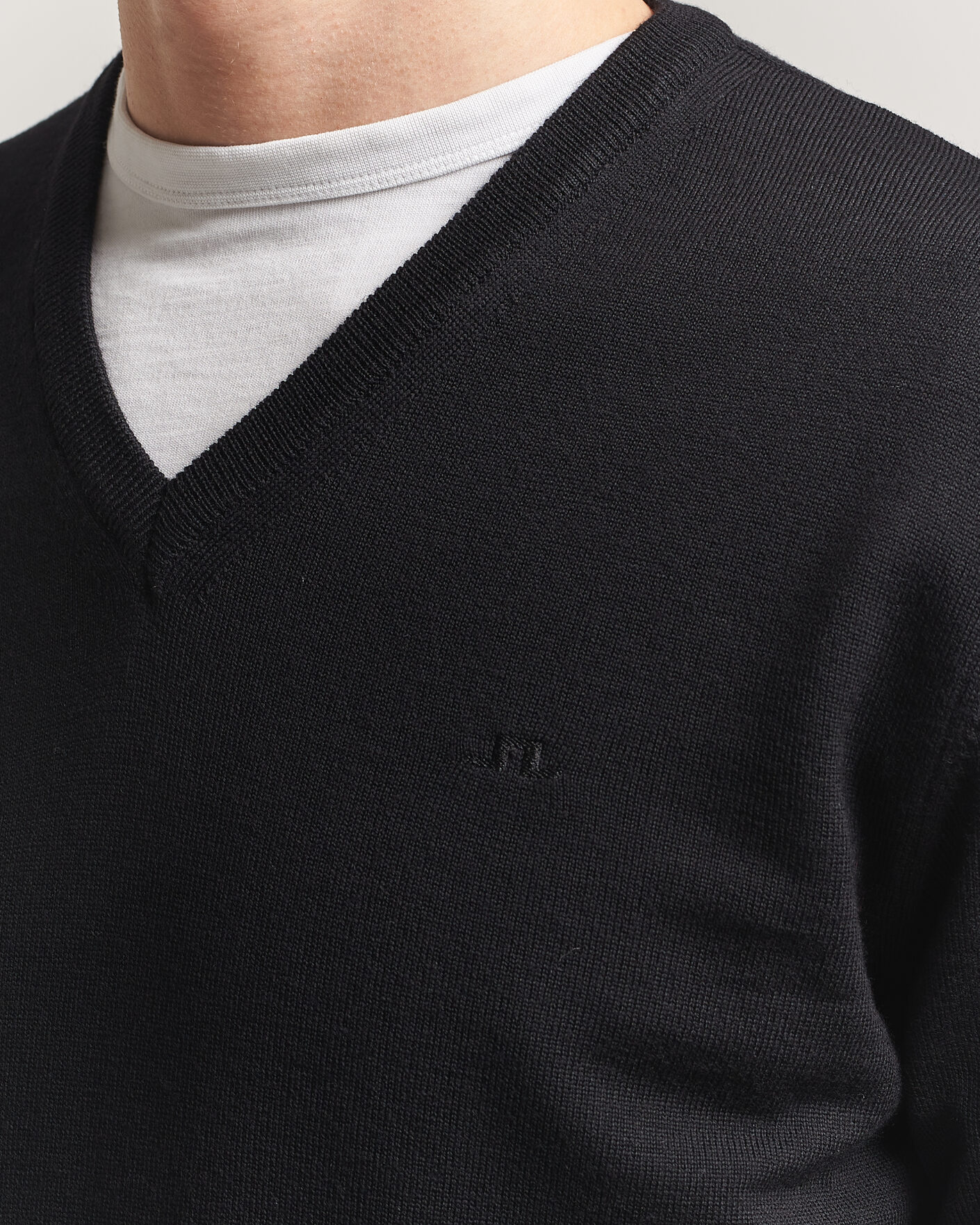 J.Lindeberg Lymann Merino V-Neck Pullover Black at CareOfCarl.com
