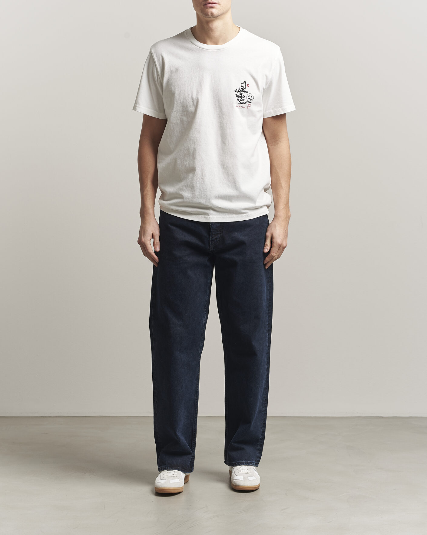 Men | T-Shirts | Nudie Jeans | Roy Printed T-Shirt Chalk White