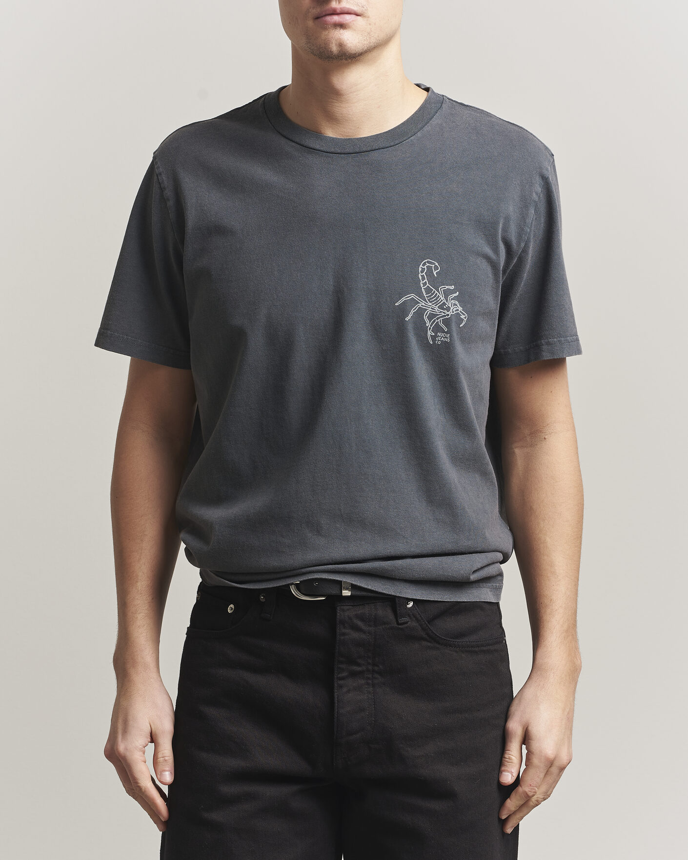 Men | T-Shirts | Nudie Jeans | Roy Printed T-Shirt Antracite