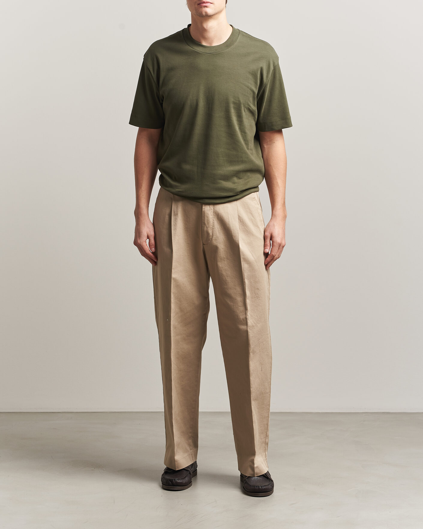 Men | T-Shirts | Sunspel | Heavy Weight Supima Cotton T-Shirt Deep Olive