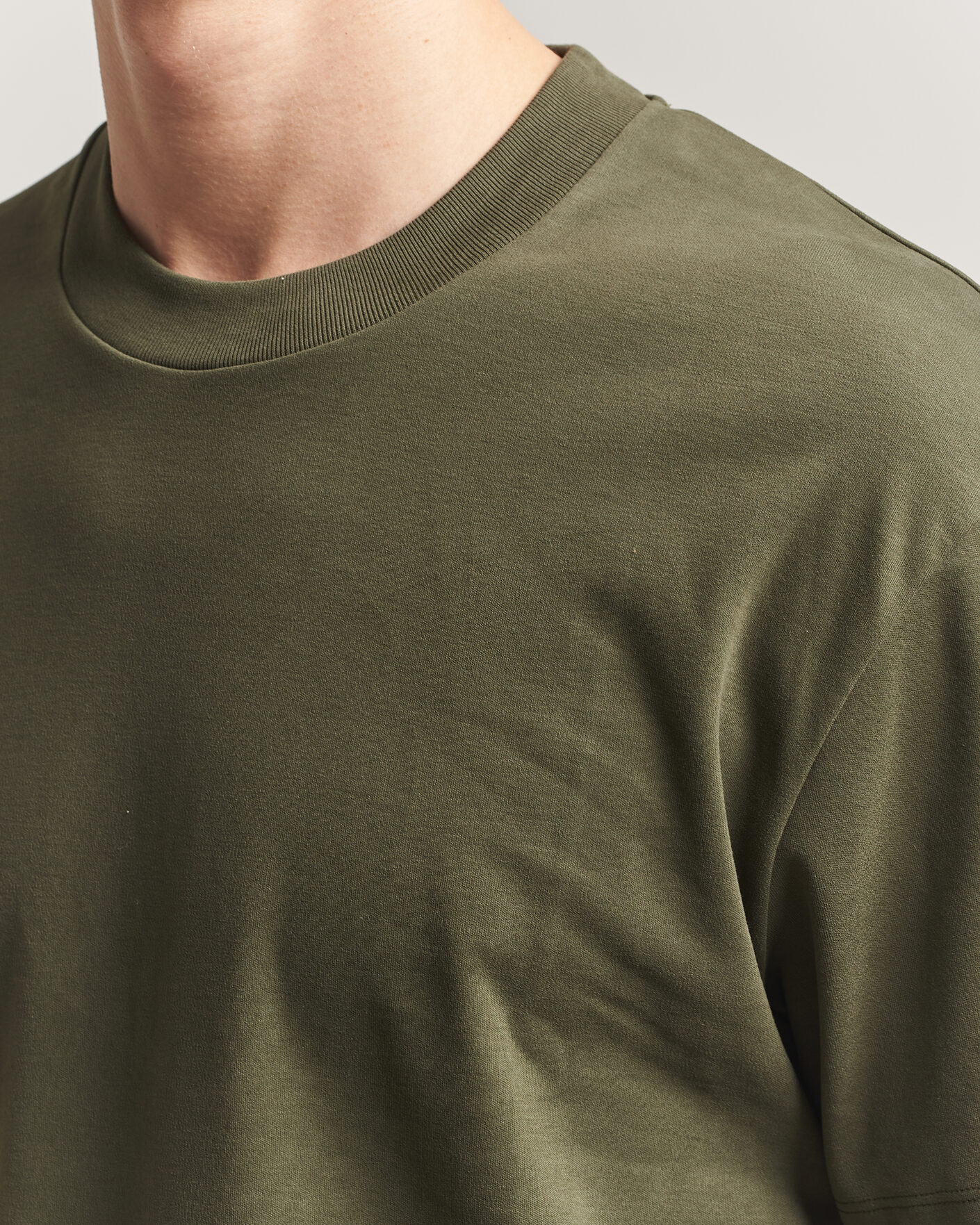 Men | T-Shirts | Sunspel | Heavy Weight Supima Cotton T-Shirt Deep Olive