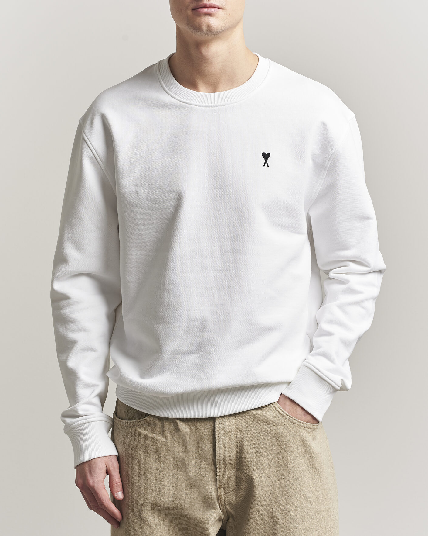 Men | Sweaters & Knitwear | AMI | Contrast Heart Logo Sweatshirt White