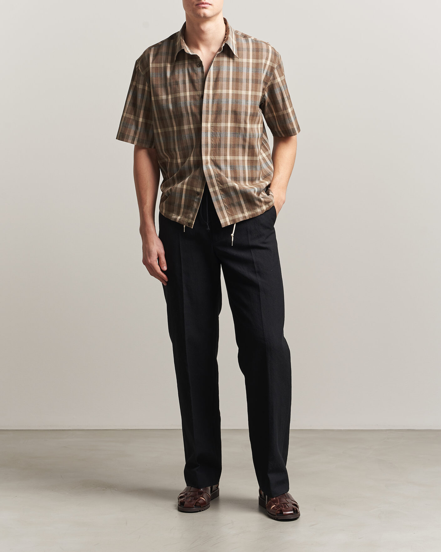 Auralee Wool/Linen Ox Drawstring Pants Black at CareOfCarl.com
