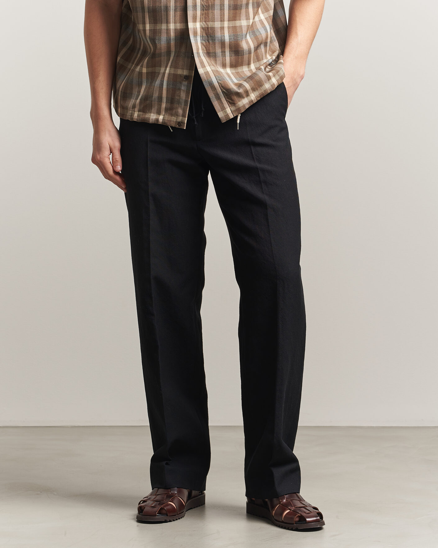Auralee Wool/Linen Ox Drawstring Pants Black at CareOfCarl.com