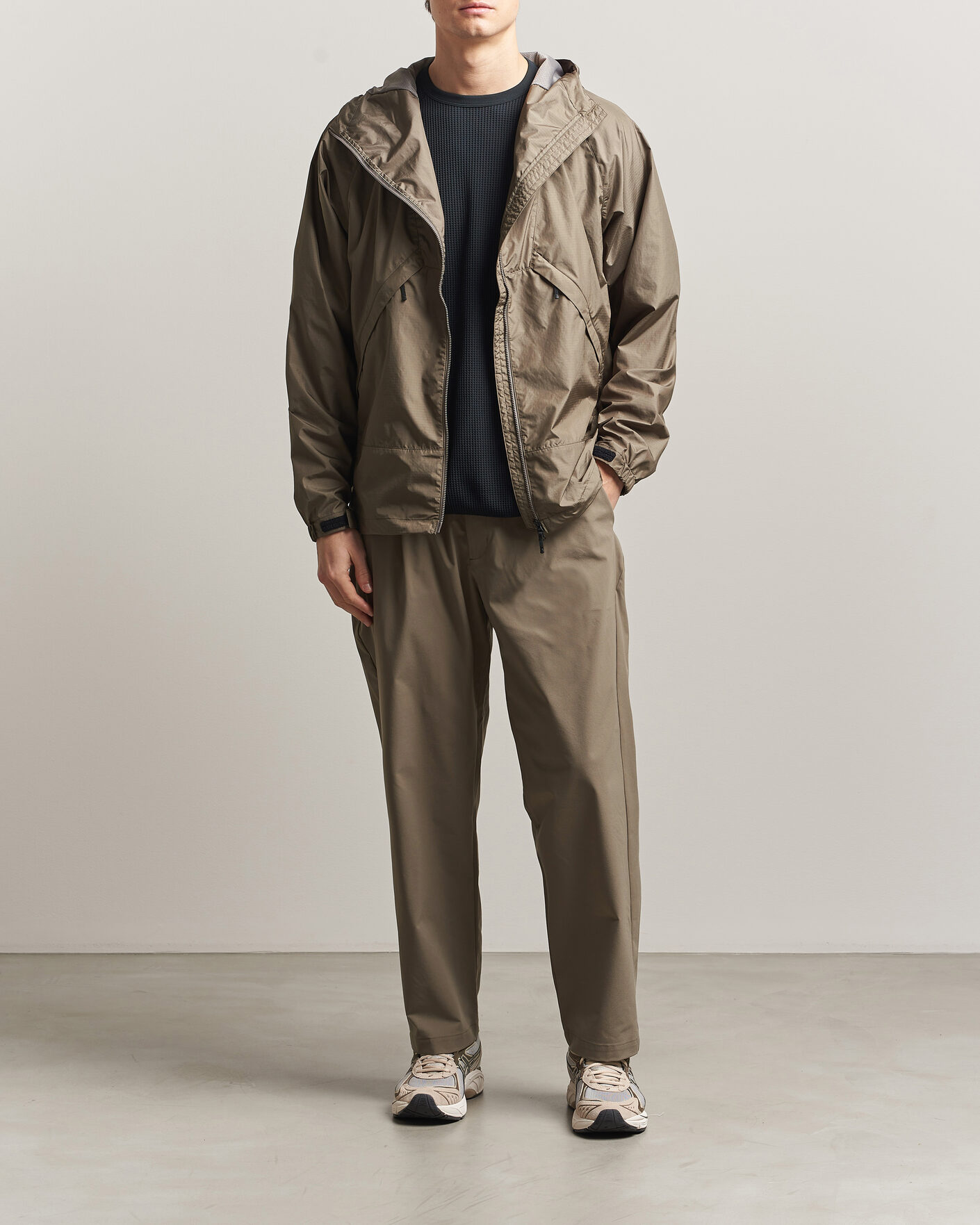 Men | Trousers | Goldwin | Tapered Light Pants Sand