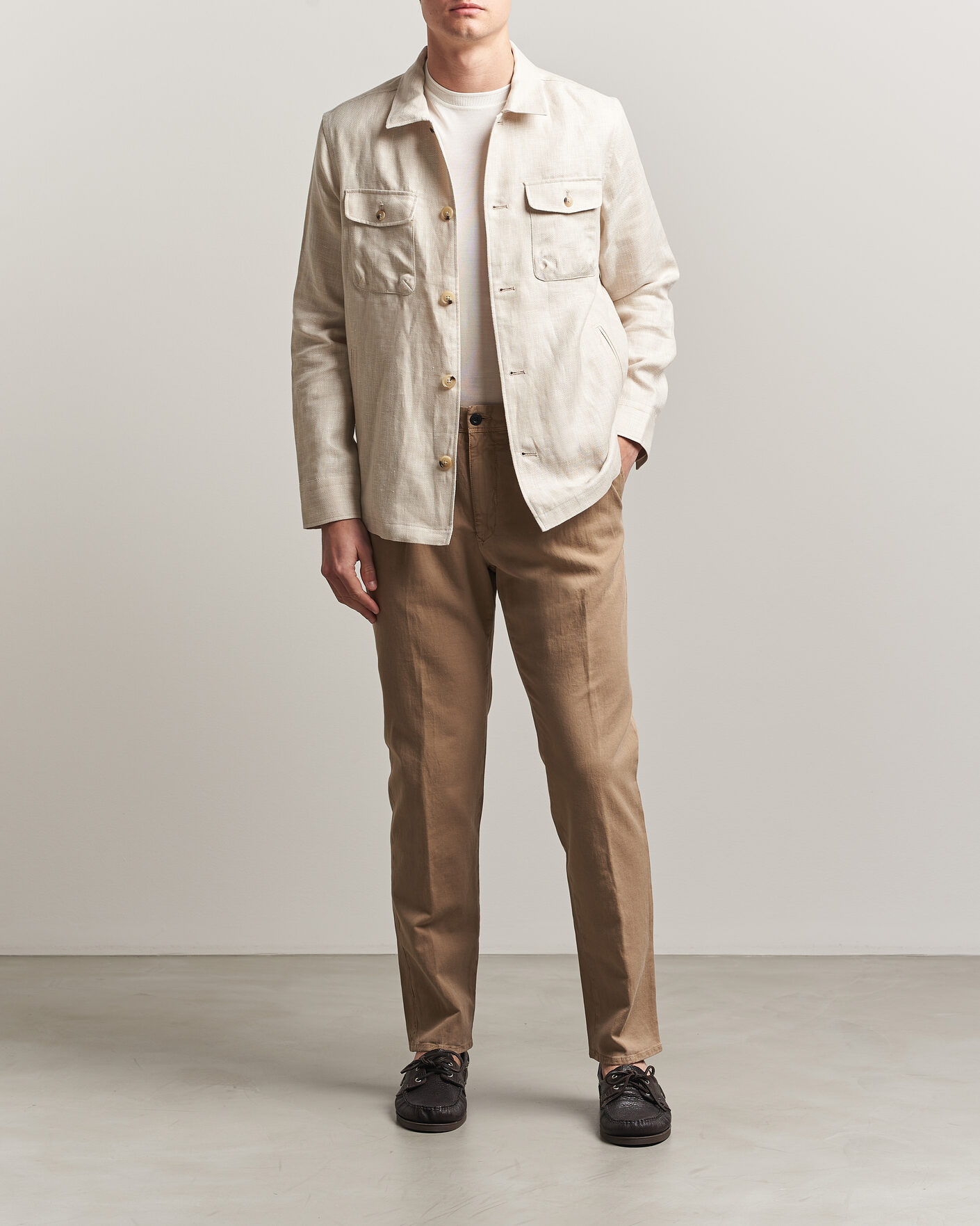 Men | Trousers | Incotex | Tapered Fit Pleated Linen Slacks Brown