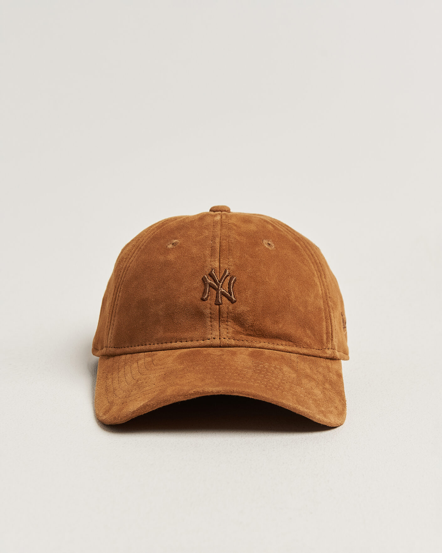 Men | Hats & Caps | New Era | 9Twenty Suede New York Yankees Cap Brown