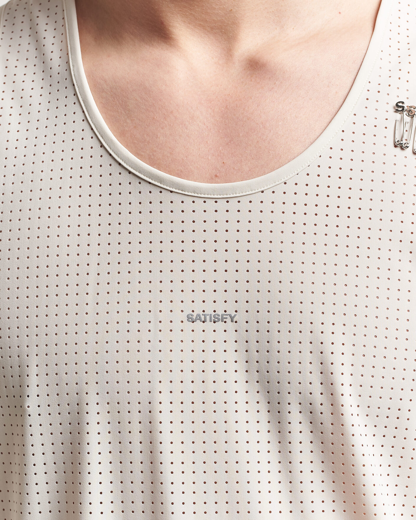 Men | T-Shirts | Satisfy | Space-O Singlet Chalk