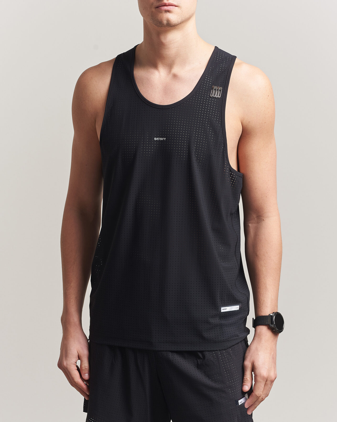 Men | T-Shirts | Satisfy | Space-O Singlet Black