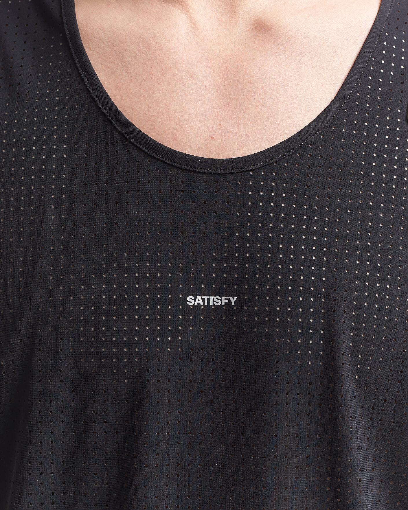 Men | T-Shirts | Satisfy | Space-O Singlet Black
