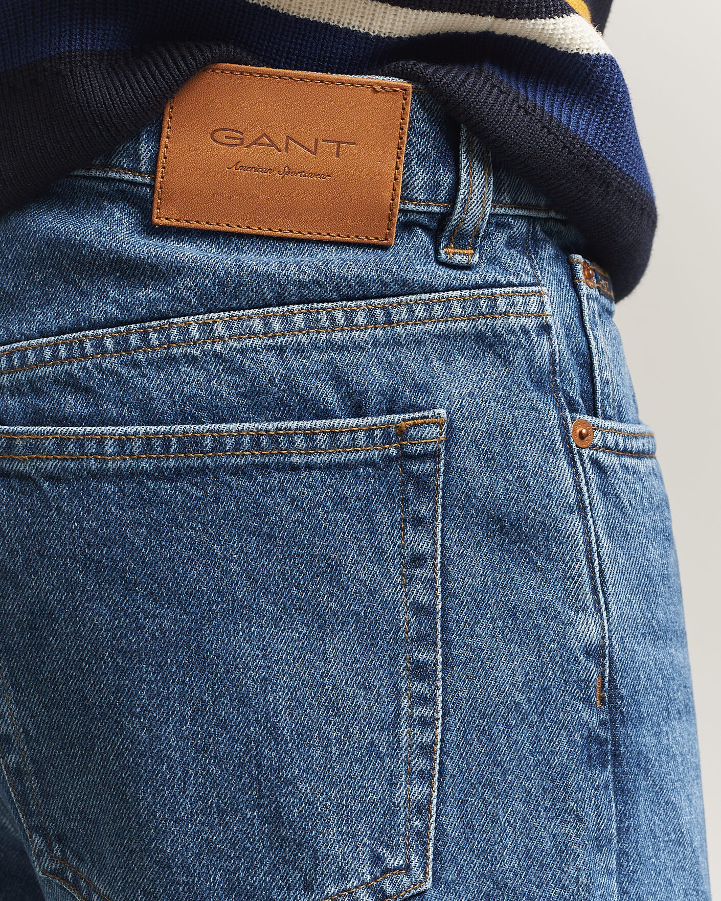 Men | Trousers | Gant | Straight Fit Jeans Mid Blue Worn In