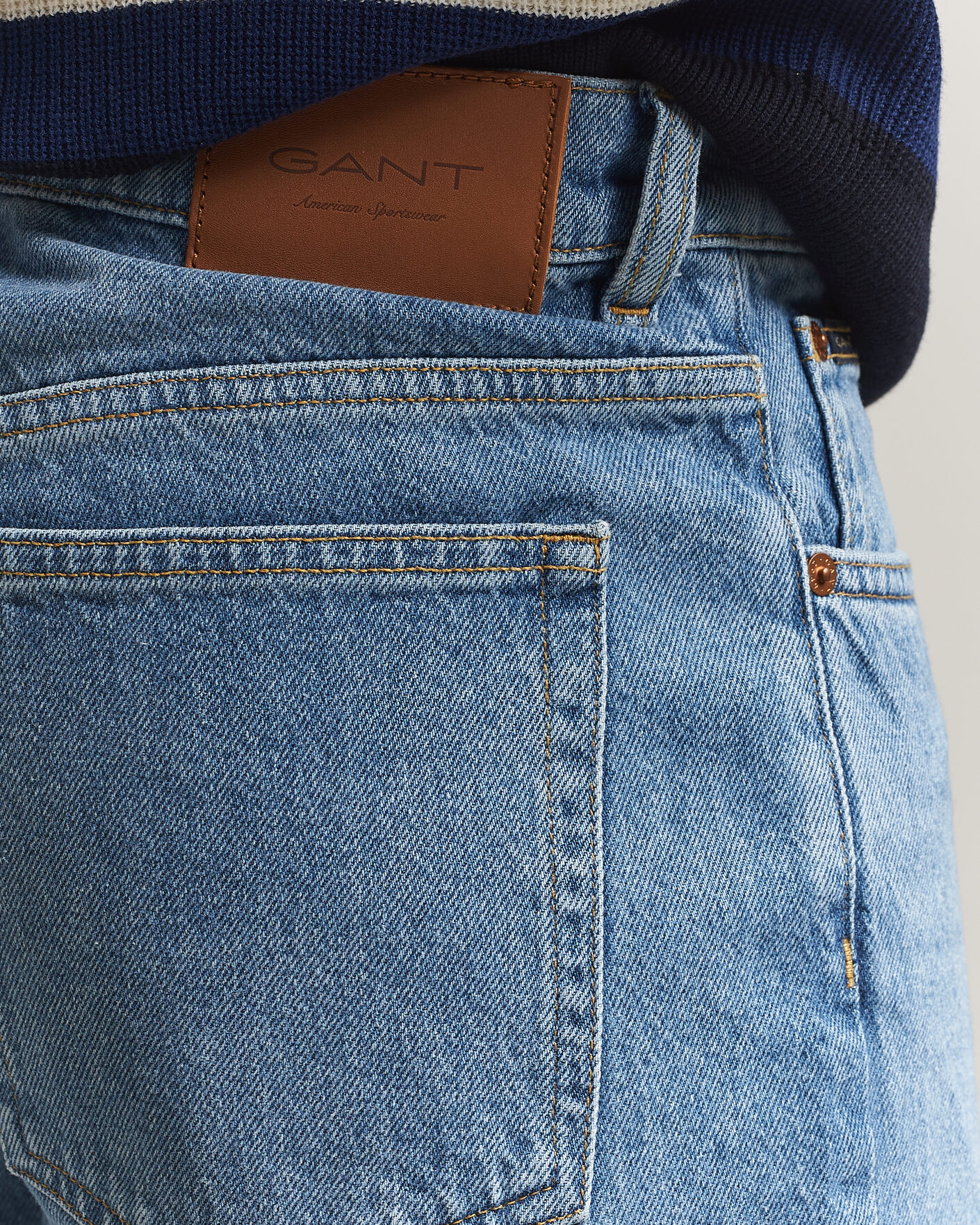 Men | Trousers | Gant | Straight Fit Jeans Semi Light Blue Worn In