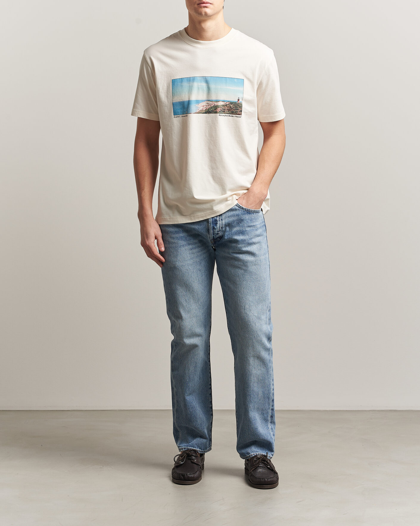 Men | T-Shirts | Gant | Scenery Graphic Crew Neck T-Shirt Cream