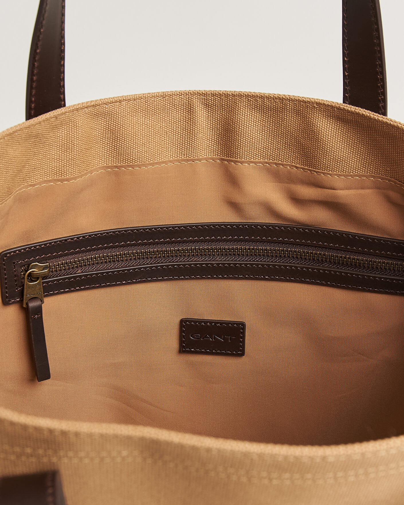 Men | Bags | GANT | Washed Canvas Tote Bag Warm Khaki