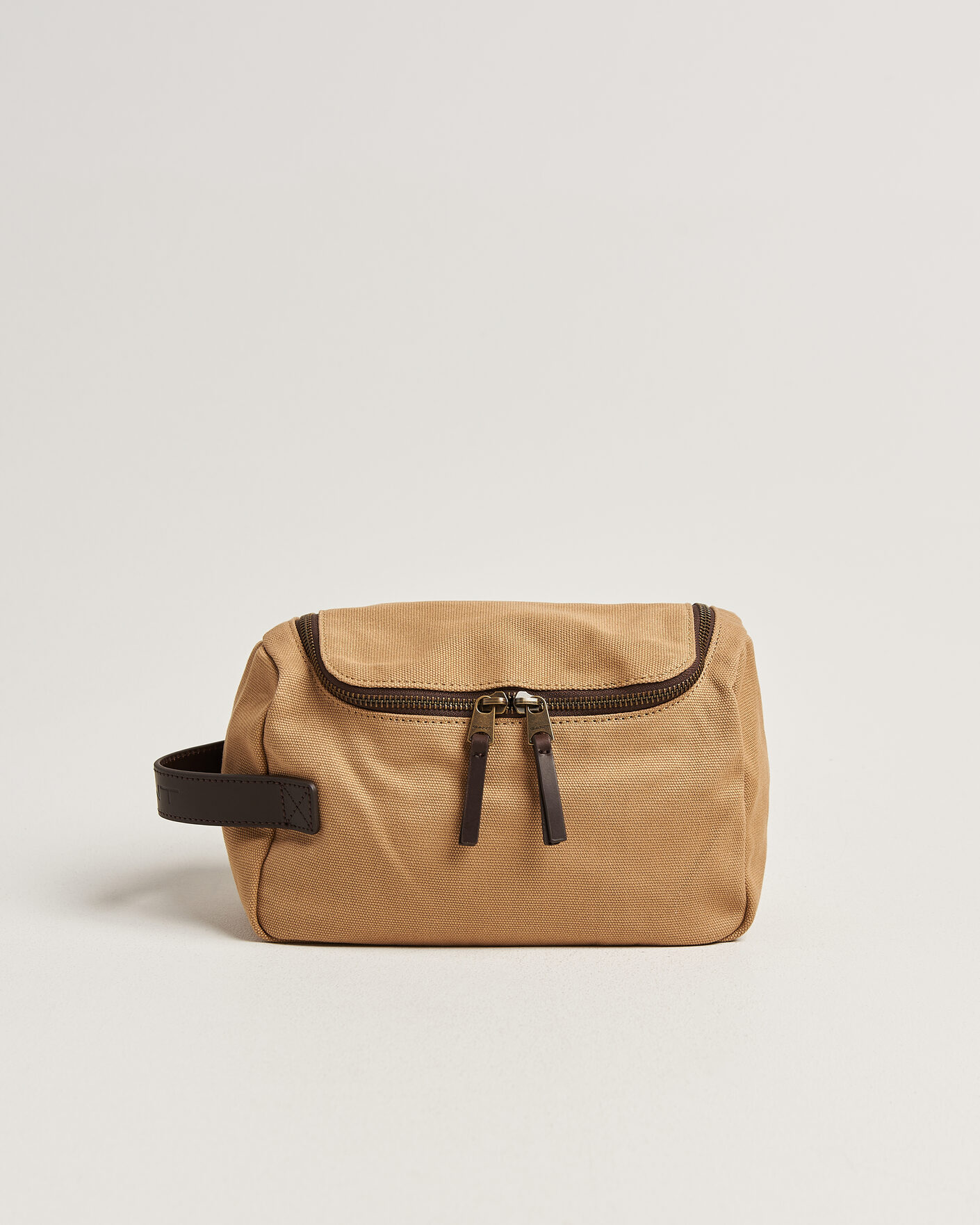 Men | Bags | GANT | Washed Canvas Washbag Warm Khaki