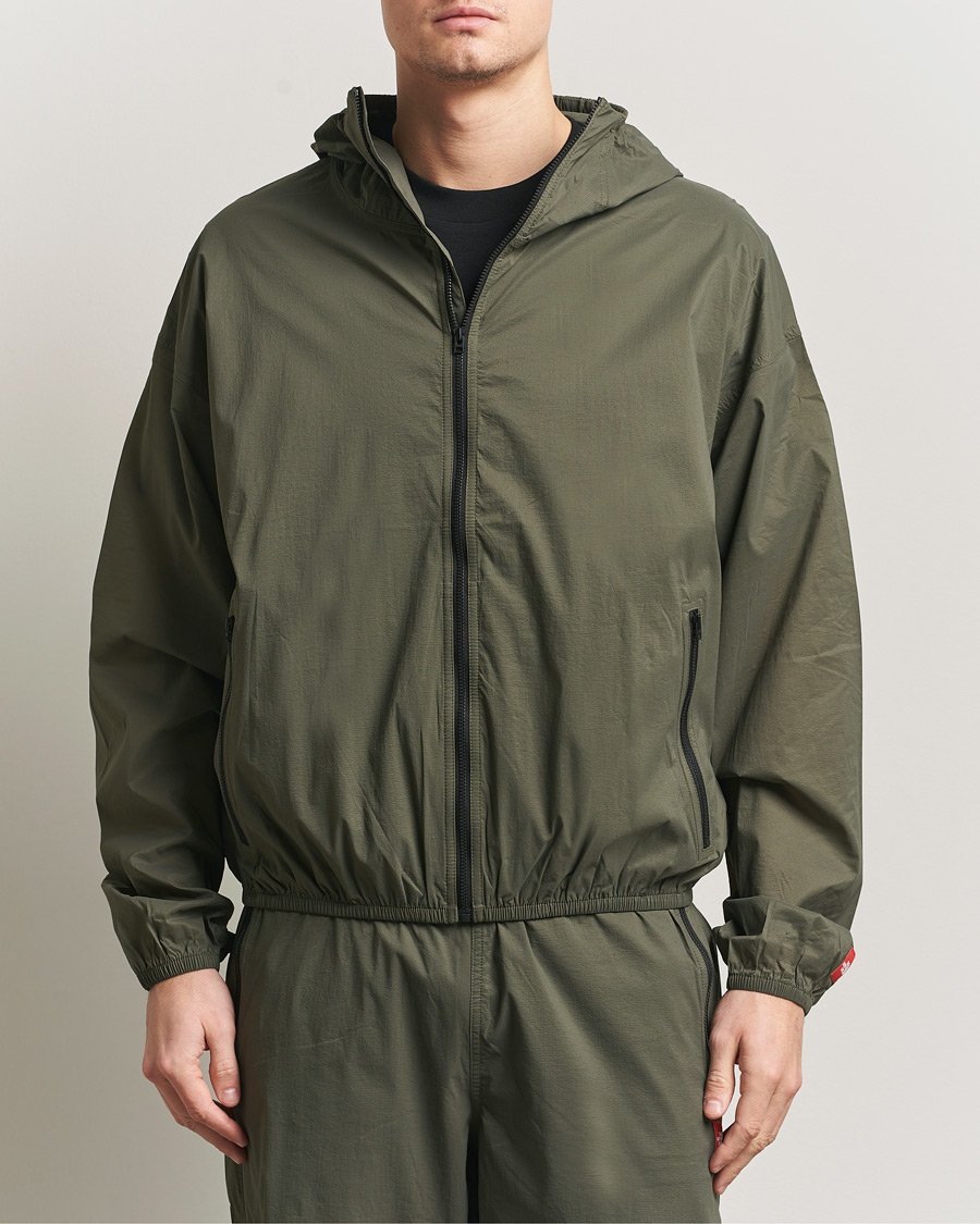 Men | Coats & Jackets | The North Face | Red Box Packable Wind Jacket New Taupe Green