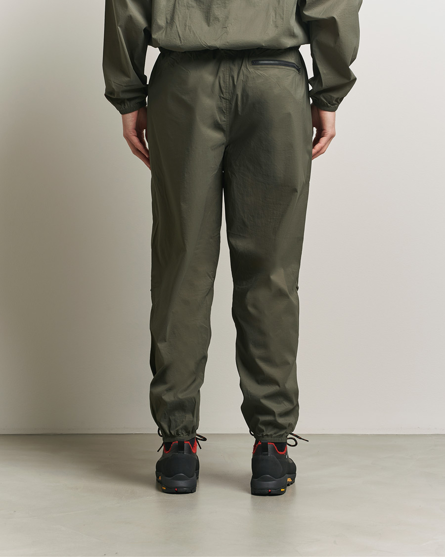 ノースフェイス DENALI WIND PANTS  ダークカーキ色 XL The North Face Red Box Packable Wind Pants New Taupe Green at