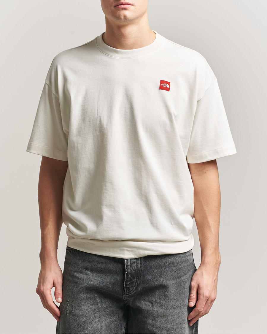 Men | T-Shirts | The North Face | Red Box T-Shirt White Dune