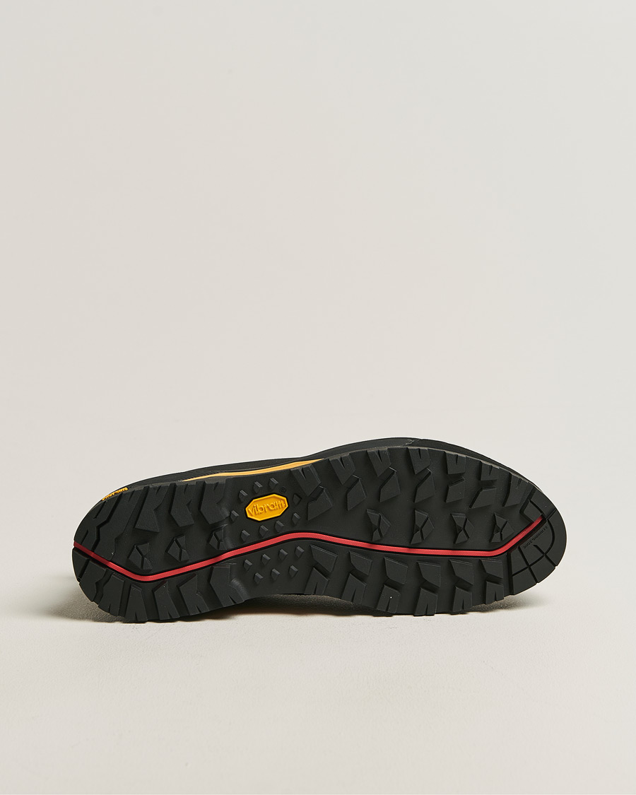Men | Trail Sneakers | The North Face | Verto Alpine Casentino Black/Red