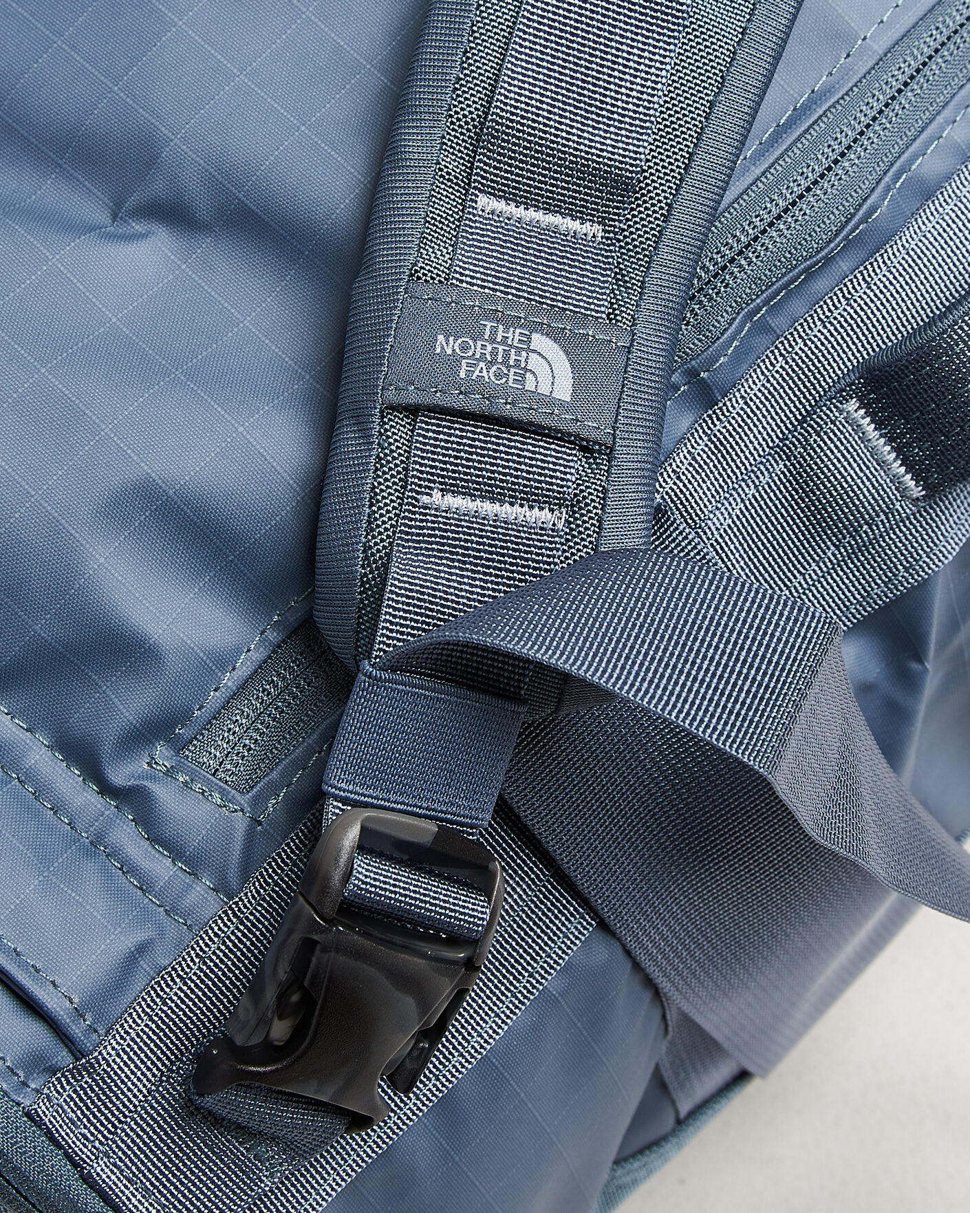 Men | Bags | The North Face | Base Camp Voyager Duffel 42 Granite Grey