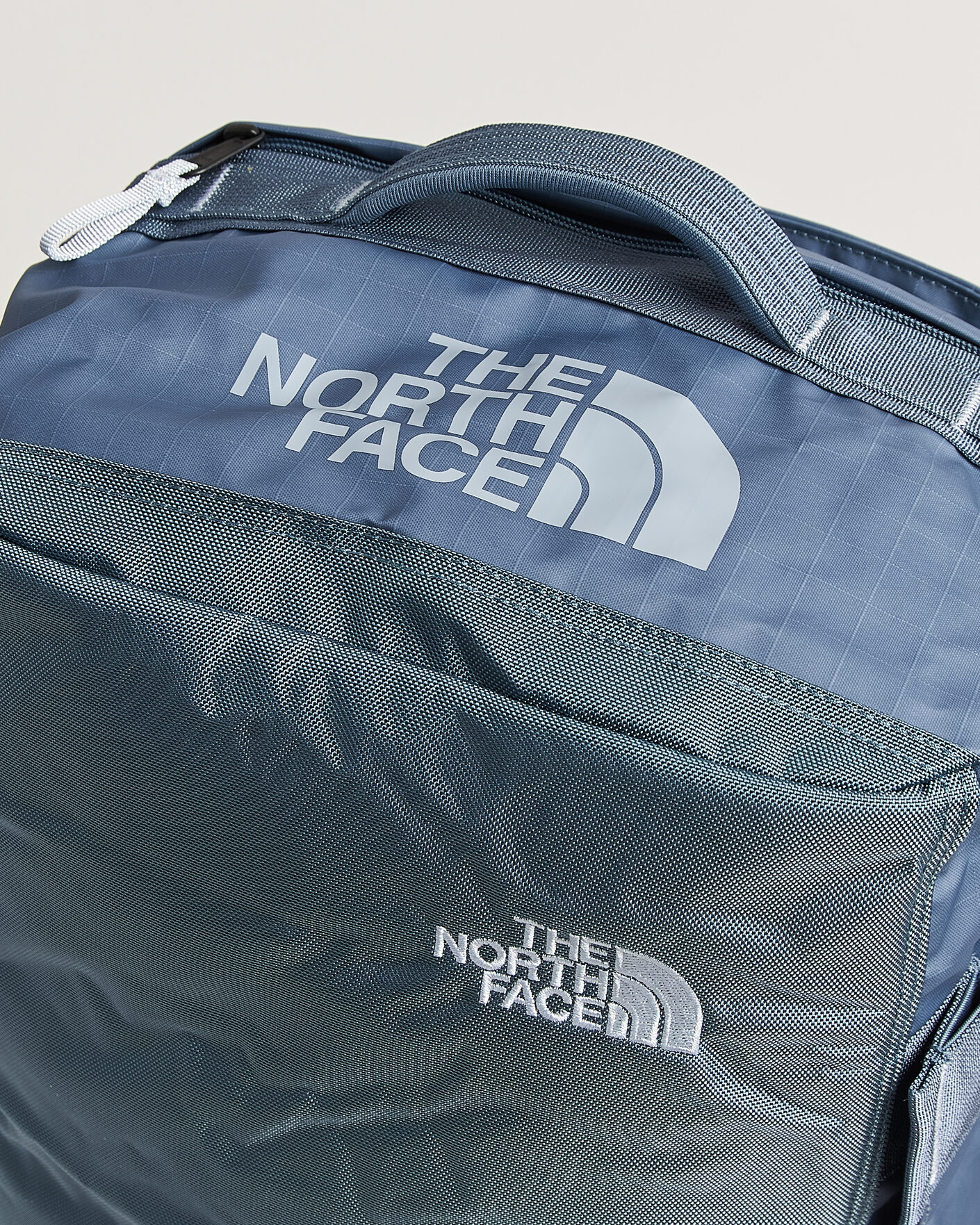 Men | Bags | The North Face | Base Camp Voyager Duffel 32 Granite Grey