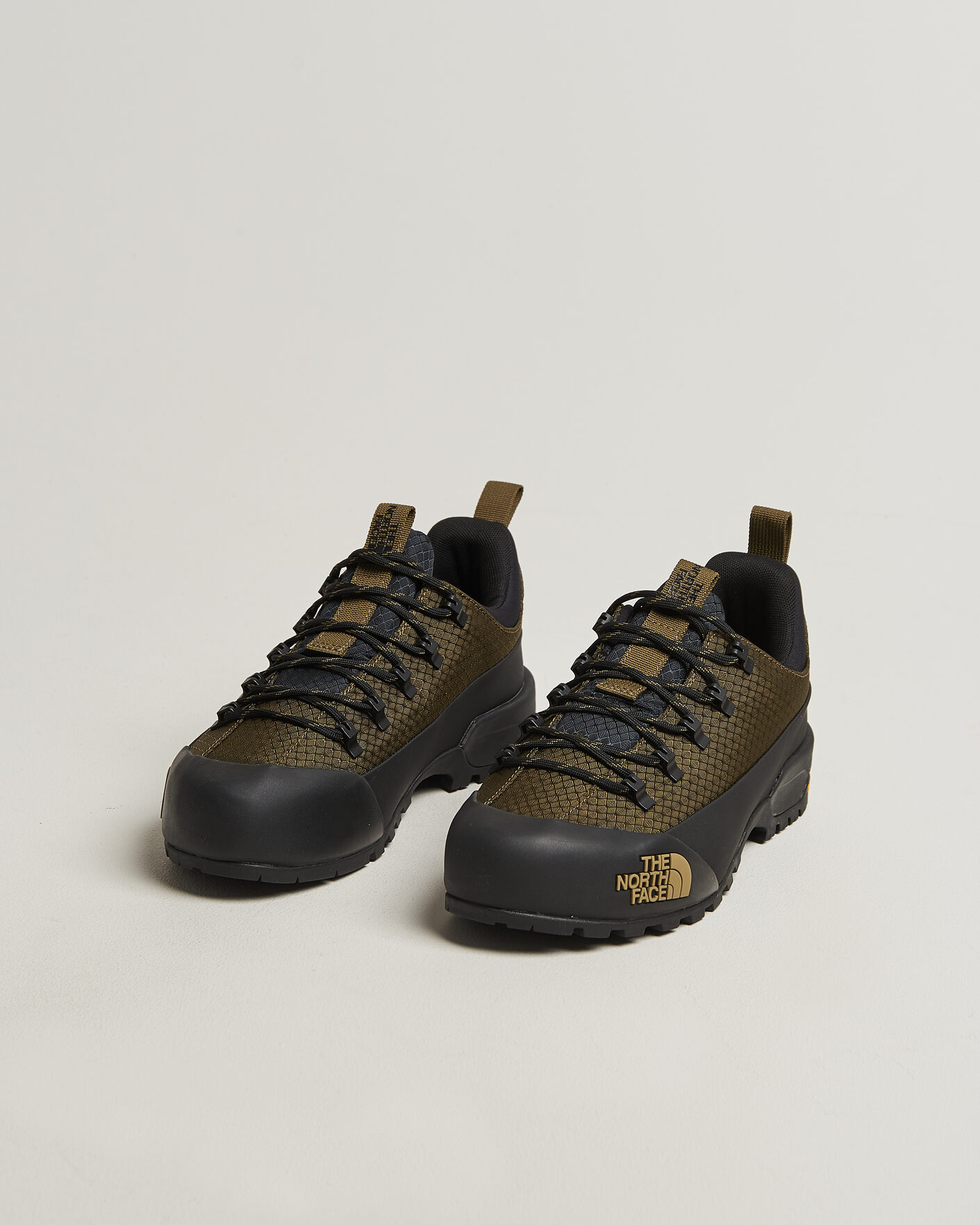 The North Face Glenclyffe Low Sycamore/Black at CareOfCarl.com