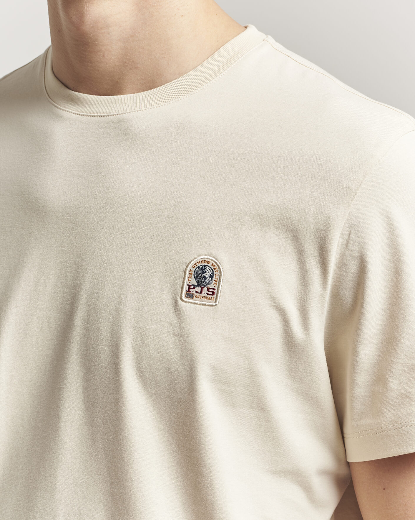 Men | T-Shirts | Parajumpers | Patch Crew Neck T-Shirt Bone