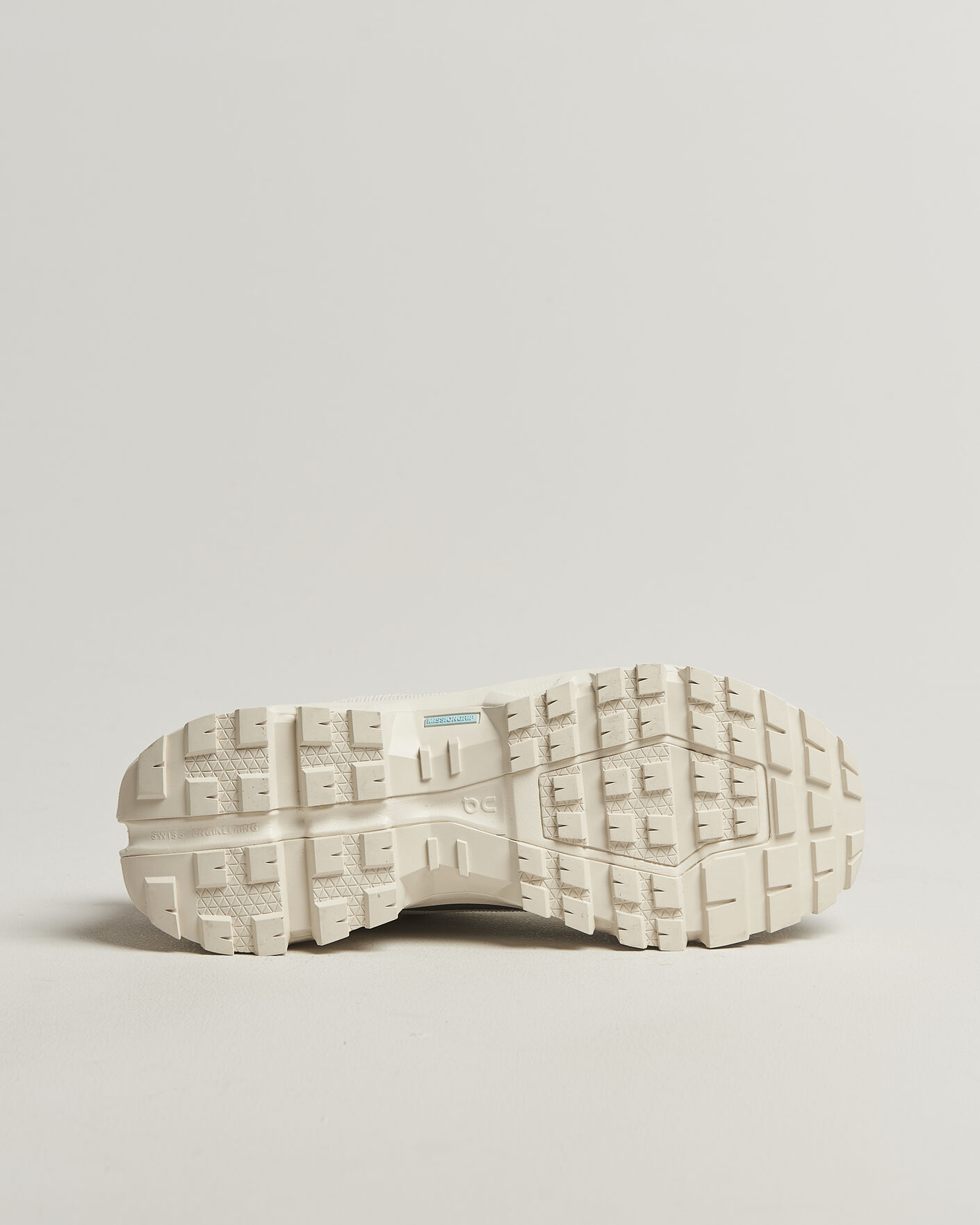 Men | Trail Sneakers | On | Cloudrock Low Waterproof Ivory/Ivory