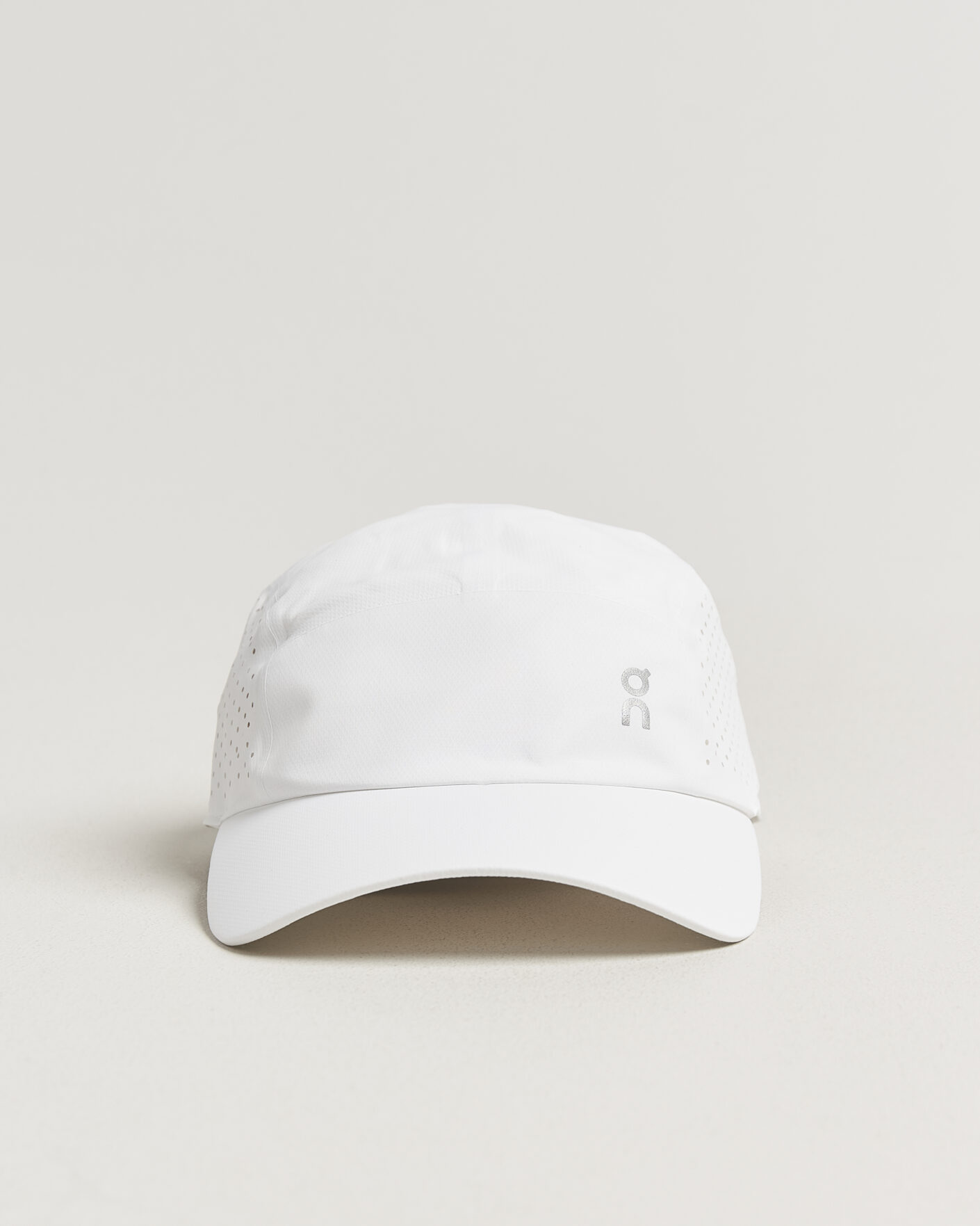 Men | Hats & Caps | On | Lightweight Cap White