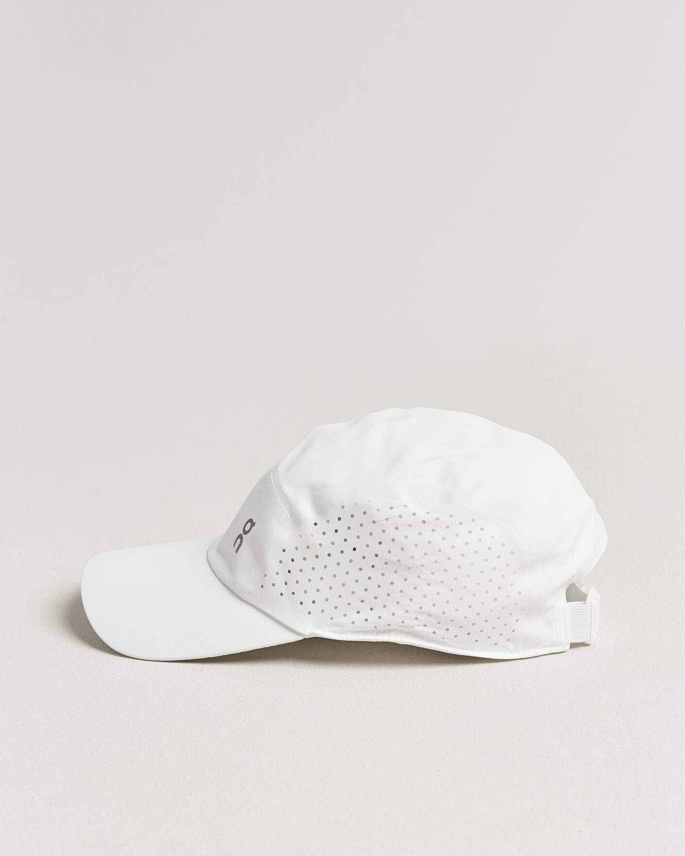 Men | Hats & Caps | On | Lightweight Cap White