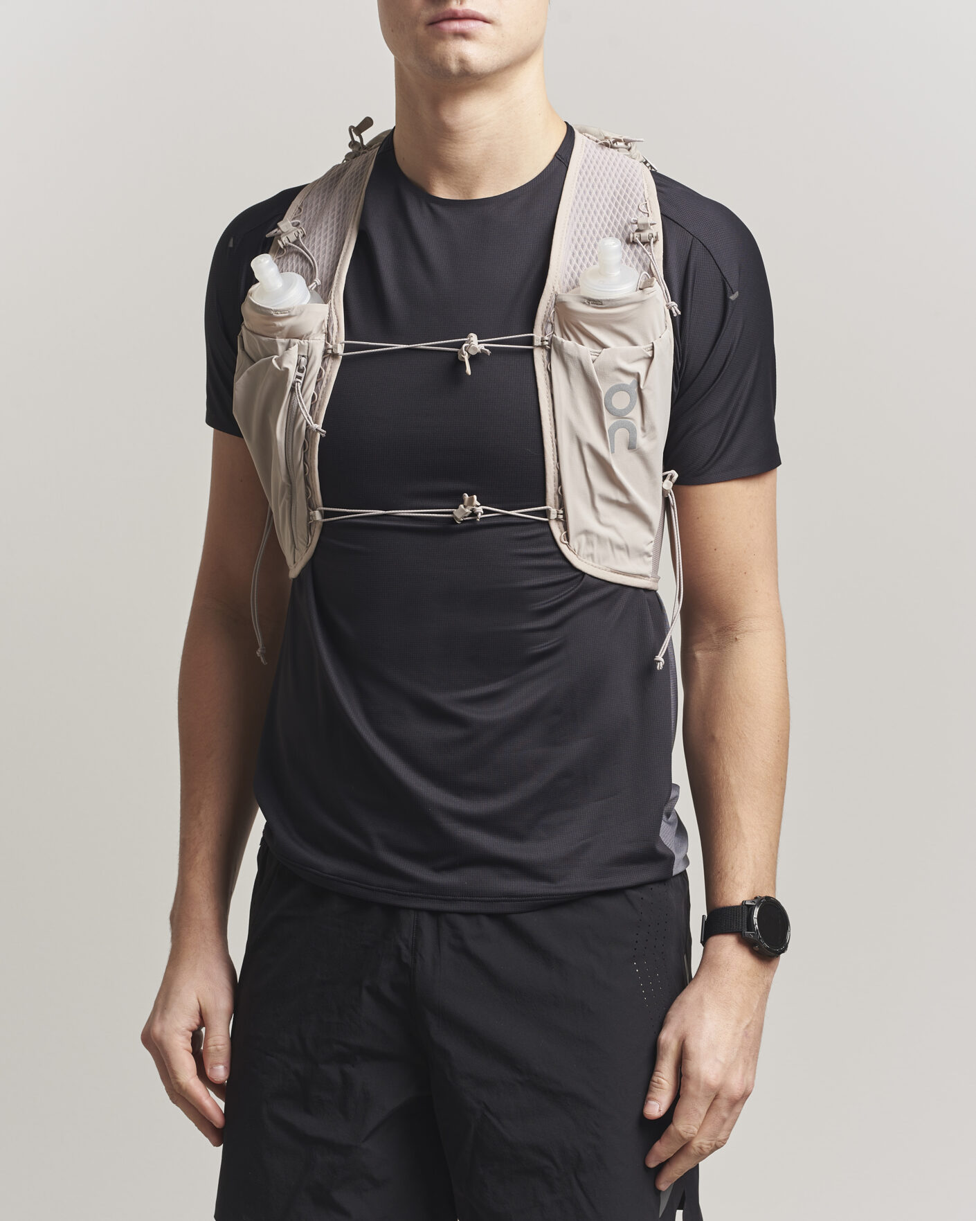 Men | Active Accessories | On | Ultra Vest Pro 10L Fog