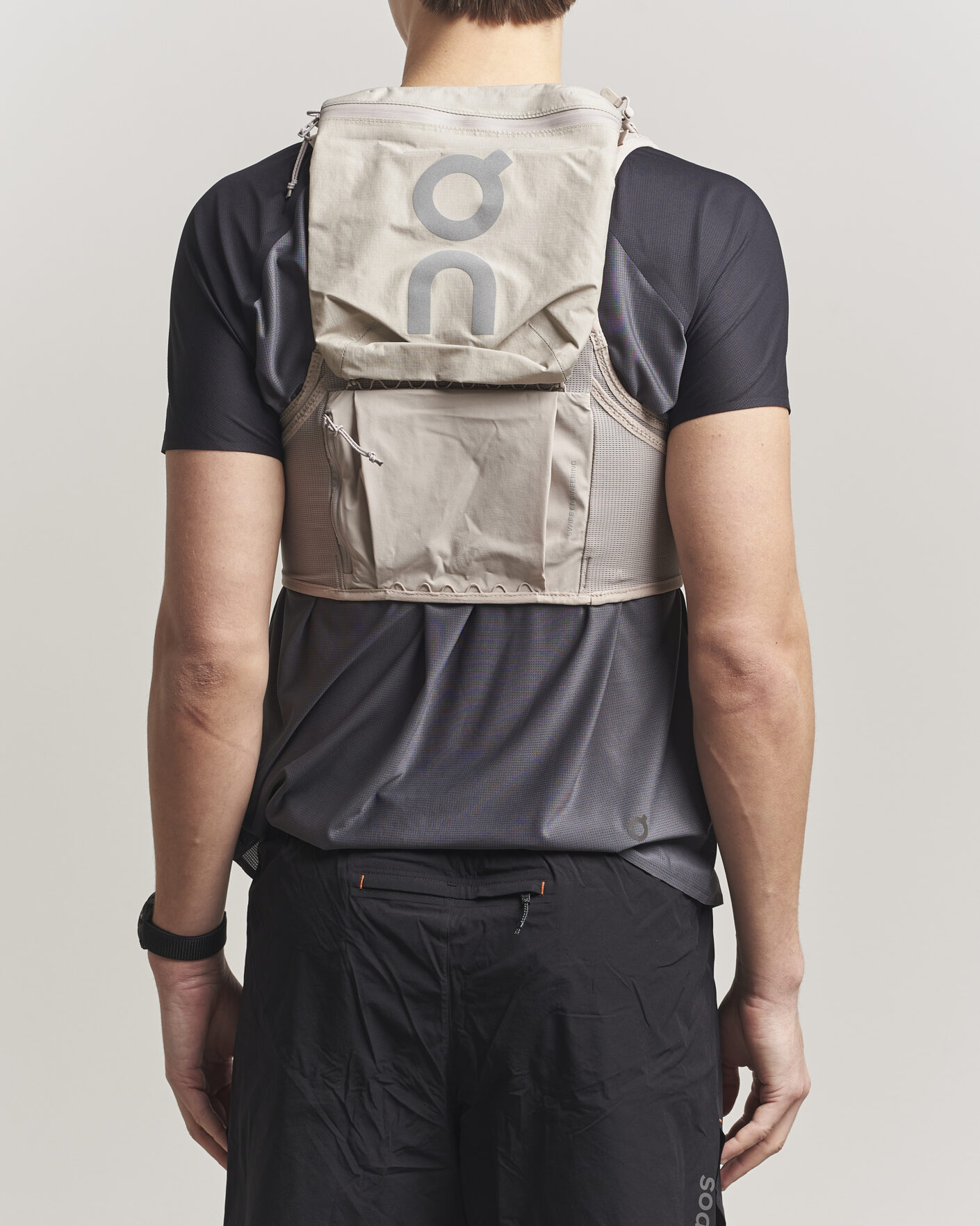 Men | Active Accessories | On | Ultra Vest Pro 10L Fog