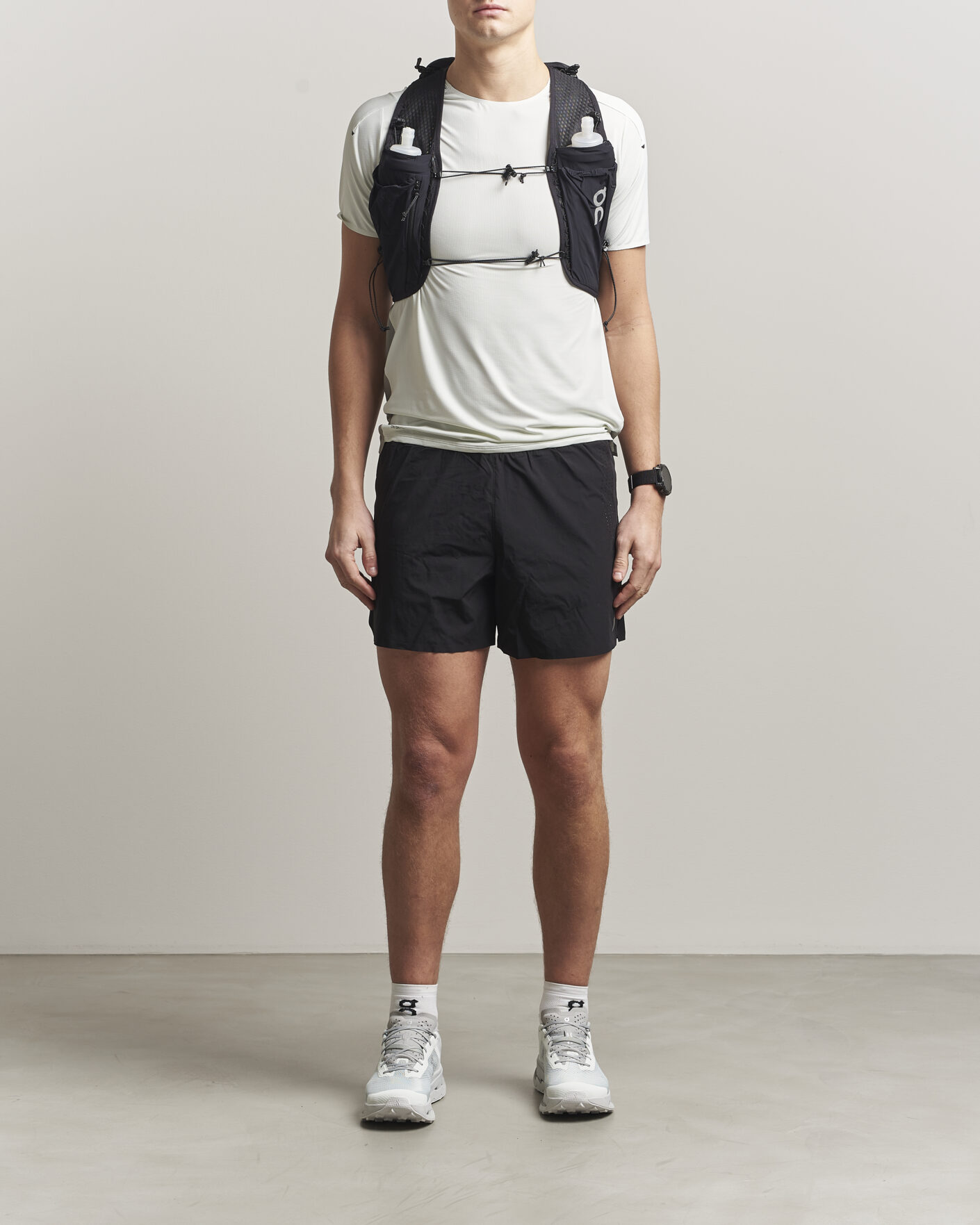 Men | Active Accessories | On | Ultra Vest Pro 10L Black