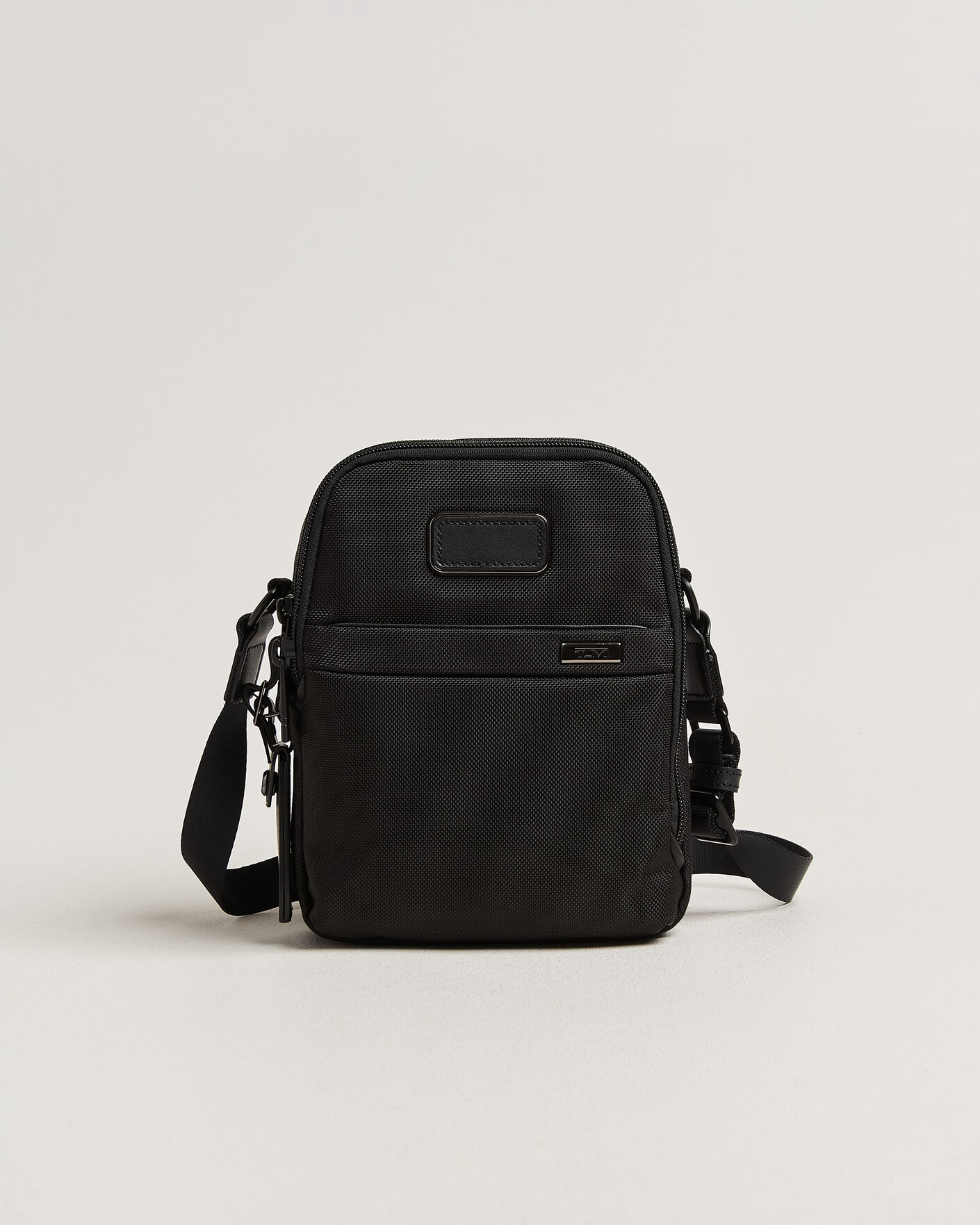 Men | Bags | TUMI | Alpha 4 Small Crossbody Bag Black
