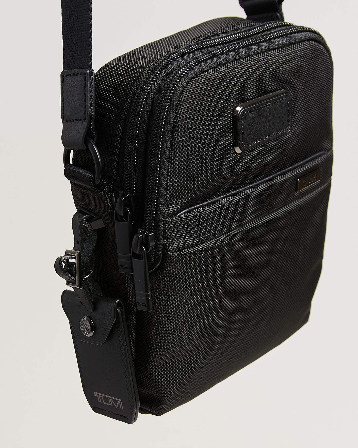 Men | Bags | TUMI | Alpha 4 Small Crossbody Bag Black