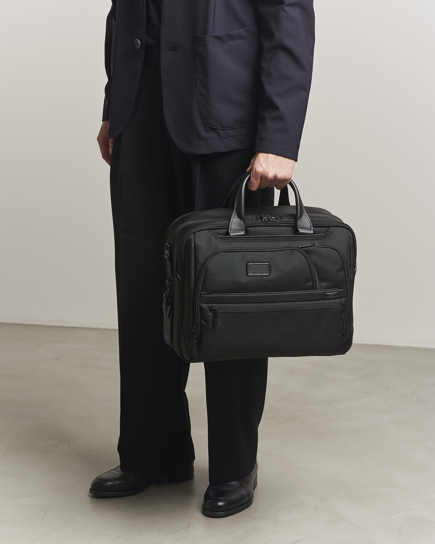 Men | Bags | TUMI | Alpha 4 Expandable Medium Briefcase Black