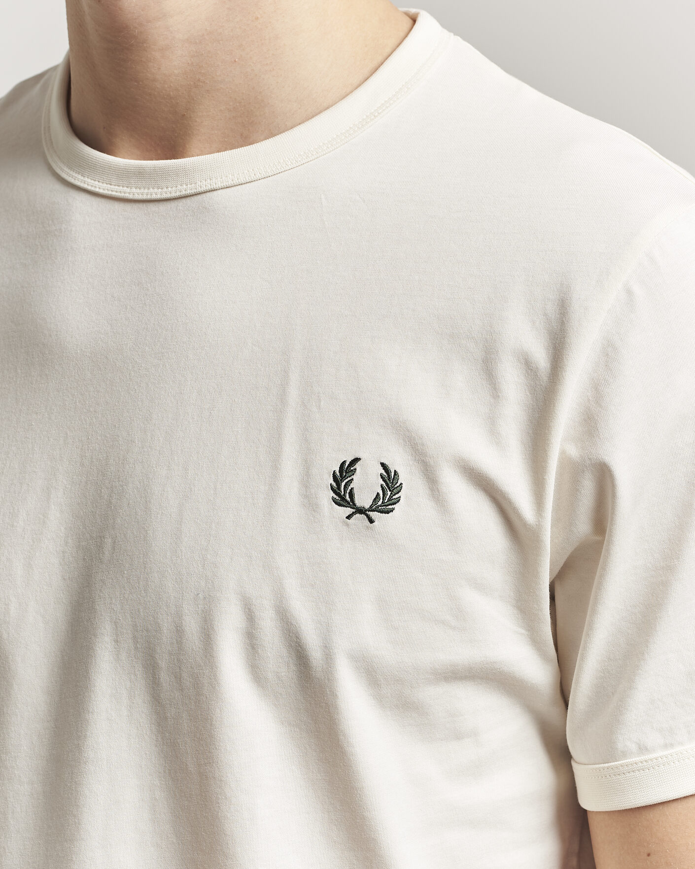 Men | T-Shirts | Fred Perry | Ringer T-Shirt Ecru