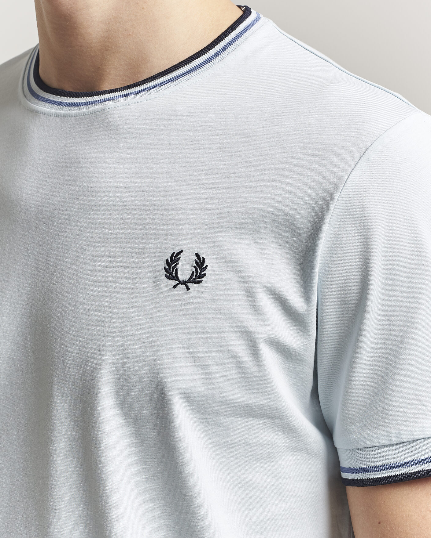 Men | T-Shirts | Fred Perry | Twin Tipped T-Shirt Light Ice
