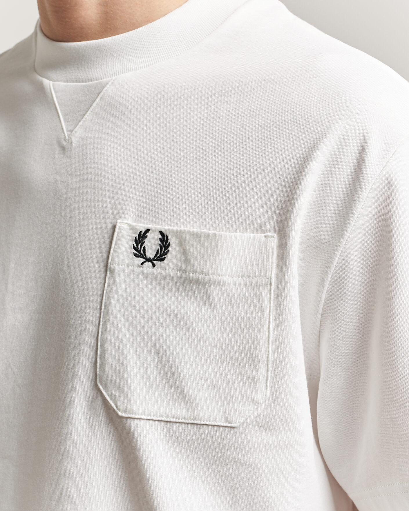 Men | T-Shirts | Fred Perry | Heavy Pocket T-Shirt Snow White