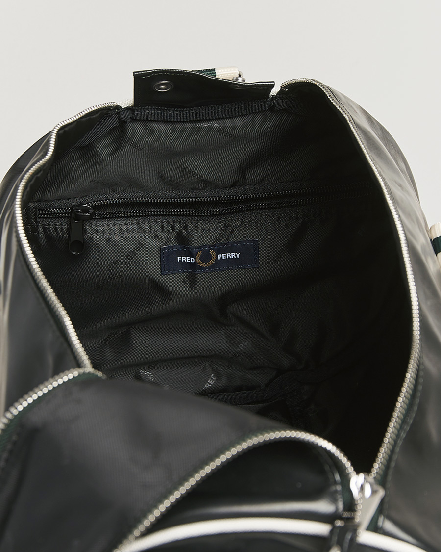 Men | Bags | Fred Perry | Classic Barrel Bag Grassroots Green/Ecru