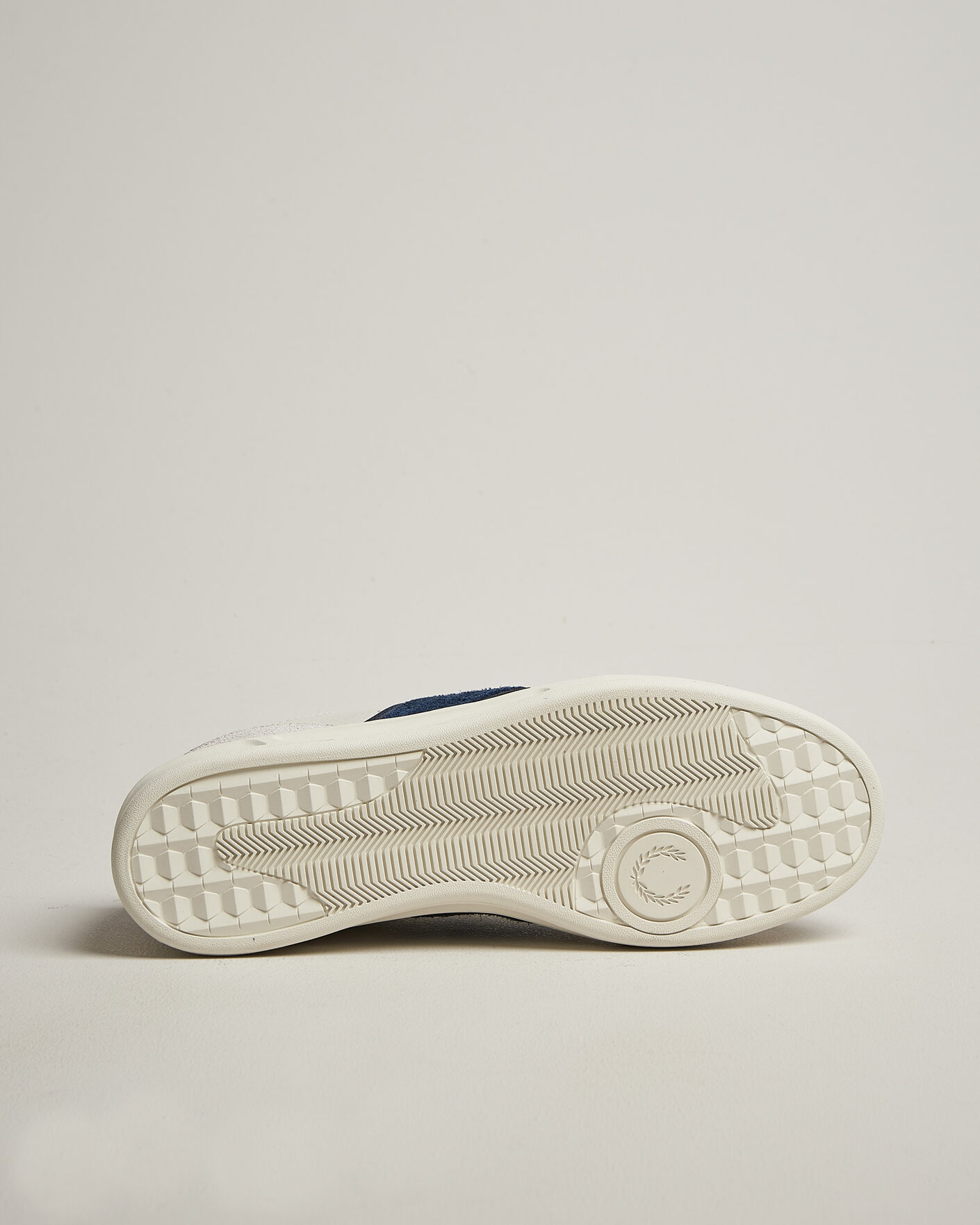 Men | Sneakers | Fred Perry | B4 Leather/Suede Sneaker Porcelain/Navy