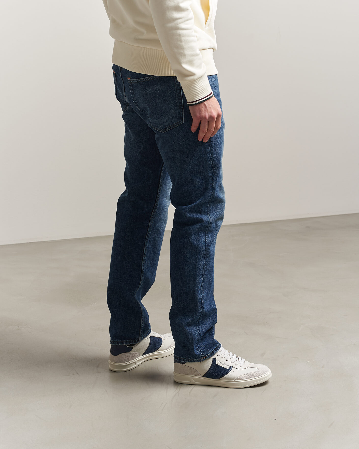 Men | Sneakers | Fred Perry | B4 Leather/Suede Sneaker Porcelain/Navy