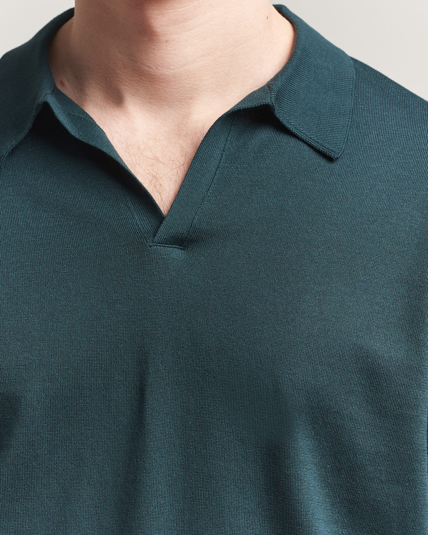 Men | Polo Shirts | John Smedley | Noah Open Collar Sea Island Polo Rainforest