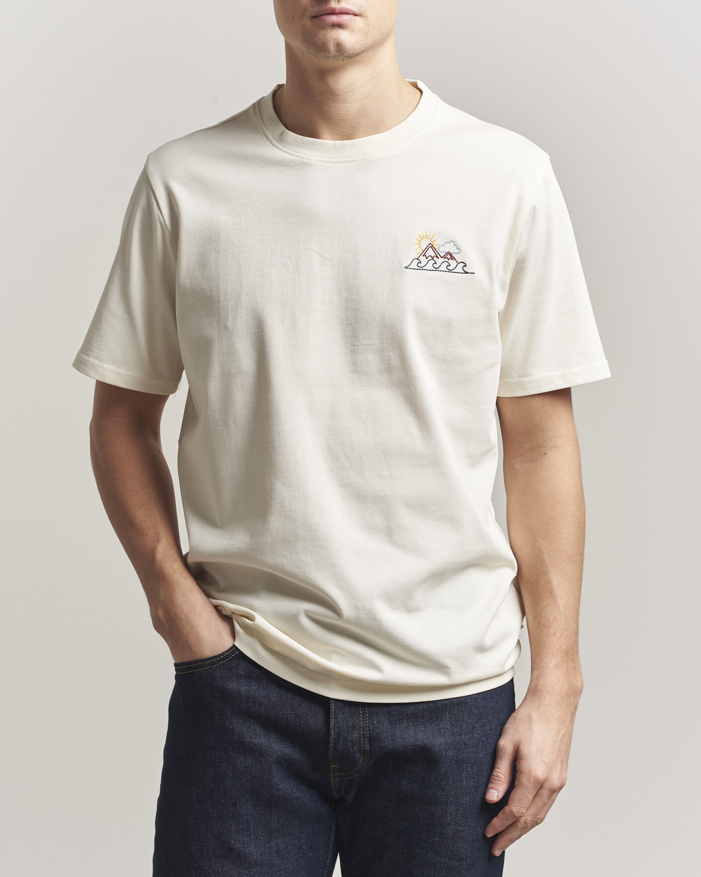 Men | T-Shirts | KnowledgeCotton Apparel | Chest Print T-Shirt Egret