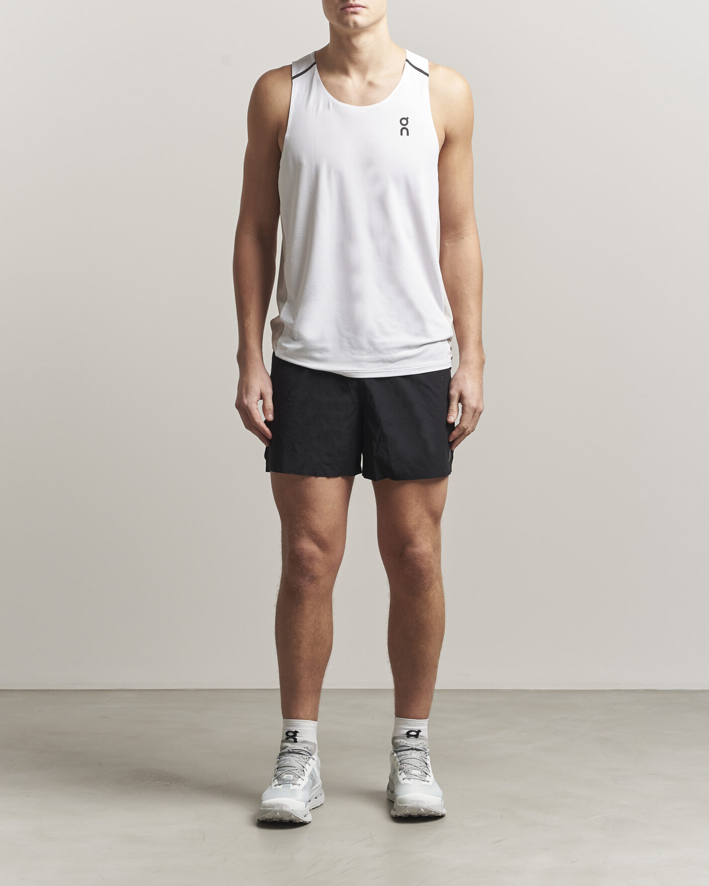 Men | T-Shirts | On | Performance Tank  White/Silver