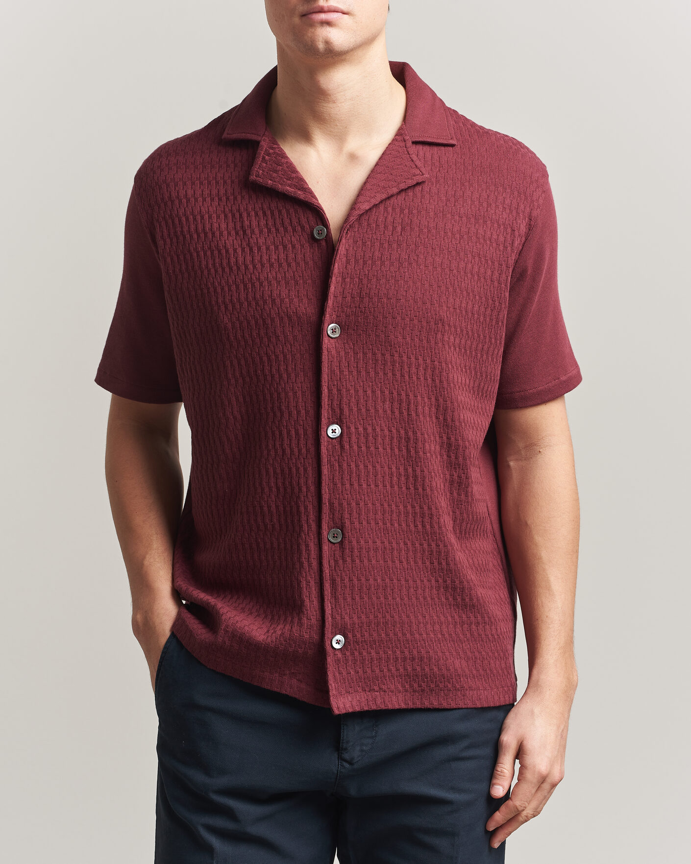 Men | Shirts | Oscar Jacobson | Kirk Knitted Short Sleeve Shirt Wine Red